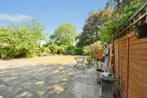 4 bedroom detached house for sale, Hayes Lane, Kenley, CR8