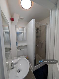 Studio to rent, Leinster Gardens, London, W2