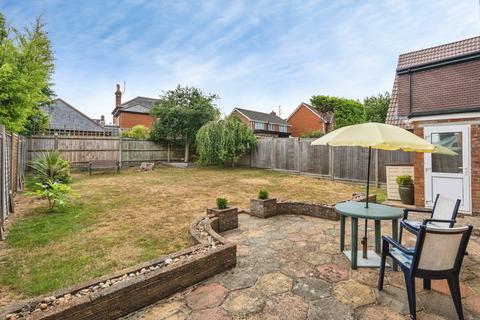 3 bedroom bungalow for sale, Willow Way, Farnham, Surrey, GU9