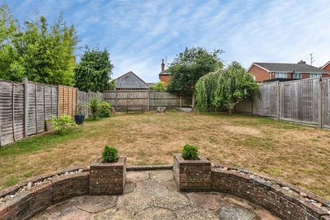 3 bedroom bungalow for sale, Willow Way, Farnham, Surrey, GU9
