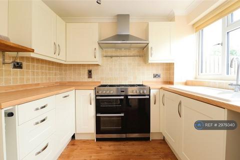 3 bedroom terraced house to rent, Daffodil Way, Chelmsford, CM1