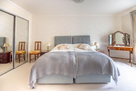 2 bedroom retirement property for sale, Gloucester Road, Malmesbury, SN16
