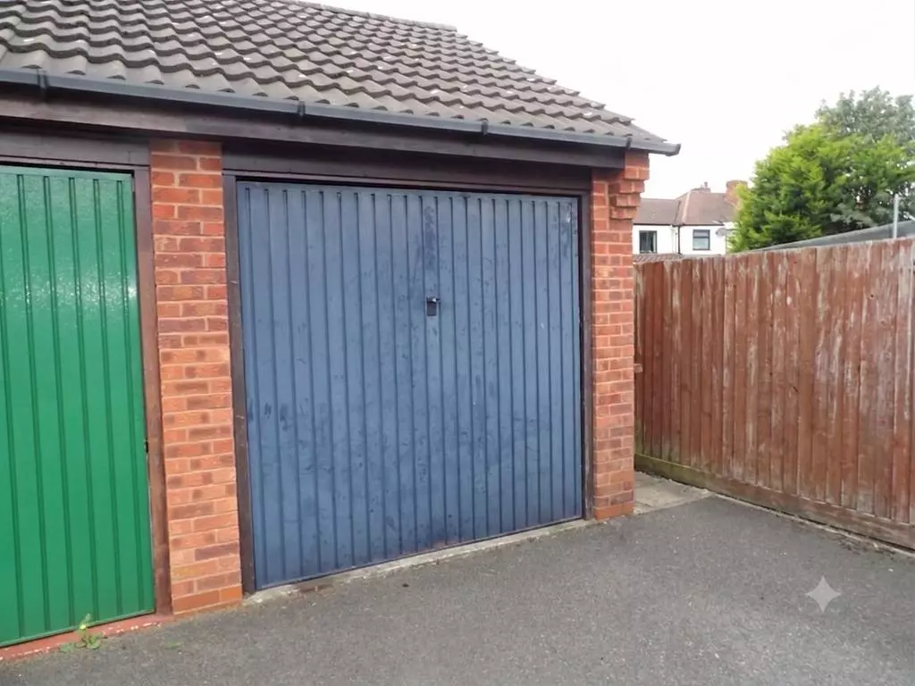 Secure Garage in Charnley Road Stafford