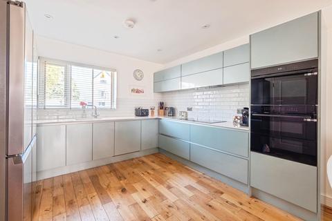 4 bedroom townhouse for sale, Officers Field, Portland
