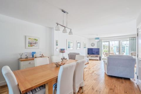 4 bedroom townhouse for sale, Officers Field, Portland