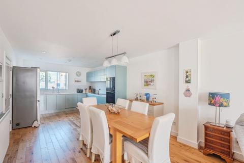 4 bedroom townhouse for sale, Officers Field, Portland