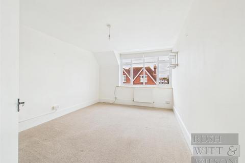 2 bedroom flat for sale, Cantelupe Road, Bexhill-On-Sea