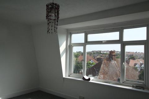 3 bedroom flat to rent, Albert Terrace Green Street Eastbourne BN21 1ST