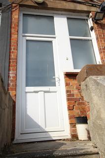 3 bedroom flat to rent, Albert Terrace Green Street Eastbourne BN21 1ST