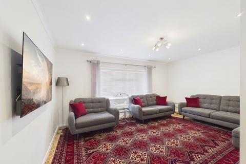 2 bedroom flat for sale, Victoria Road, Ruislip, HA4