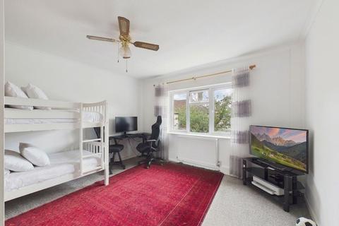 2 bedroom flat for sale, Victoria Road, Ruislip, HA4