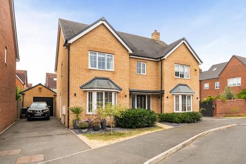 5 bedroom detached house for sale, Fry Grove, Flitwick, MK45