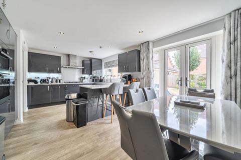 5 bedroom detached house for sale, Fry Grove, Flitwick, MK45