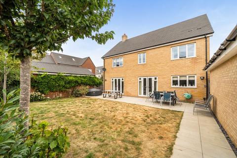 5 bedroom detached house for sale, Fry Grove, Flitwick, MK45