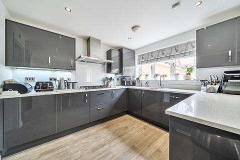 5 bedroom detached house for sale, Fry Grove, Flitwick, MK45