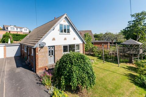 4 bedroom detached house for sale, Hillside, Denby Dale, HD8