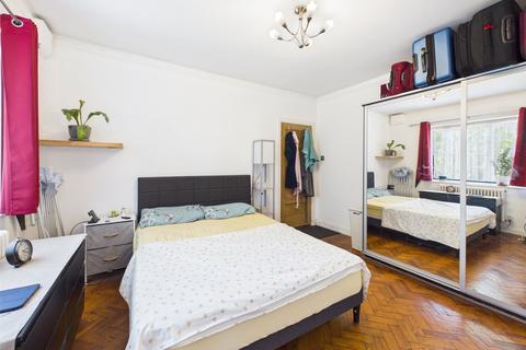 2 bedroom apartment to rent, Church Road, Isleworth