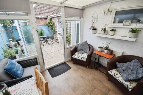 2 bedroom bungalow for sale, Lyndhurst Avenue, Skegness PE25