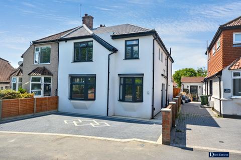 Slewins Lane, Hornchurch, RM11
