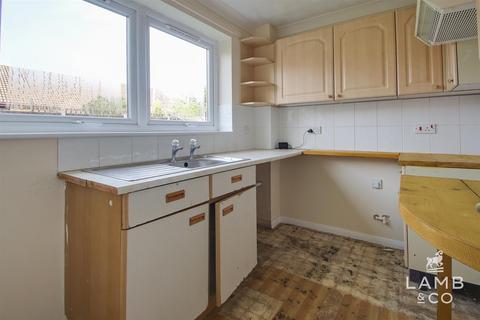 1 bedroom flat for sale, Kelvedon Court, Great Clacton CO15