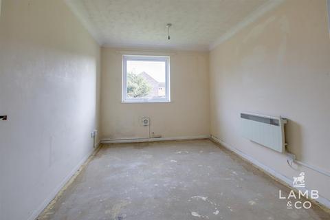 1 bedroom flat for sale, Kelvedon Court, Great Clacton CO15