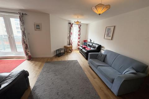 2 bedroom flat to rent, Adventurers Quay, Cardiff, CF10