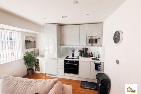 1 bedroom flat for sale, Flat 1 Dalwood House, 73 London Road, Romford, RM7 9DF, UK