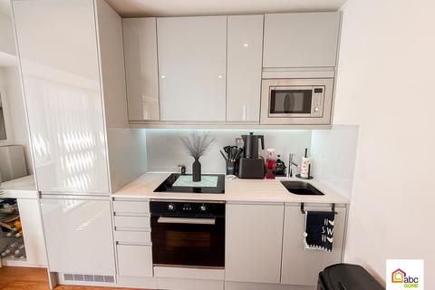 1 bedroom flat for sale, Flat 1 Dalwood House, 73 London Road, Romford, RM7 9DF, UK