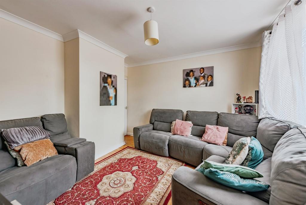 Taynton Drive, Merstham, Redhill - View 2
