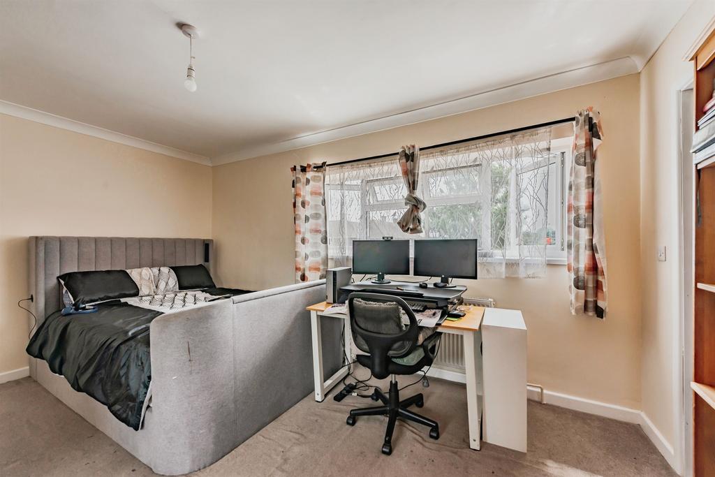 Taynton Drive, Merstham, Redhill - View 6