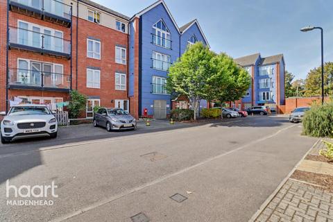 2 bedroom flat for sale, Chadwick Road, Slough