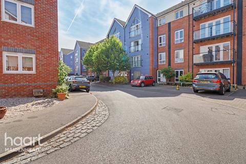 2 bedroom flat for sale, Chadwick Road, Slough