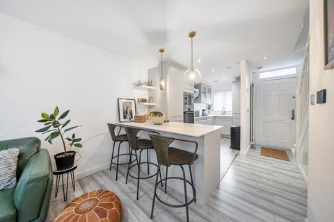 2 bedroom end of terrace house for sale, Highgate Walk, London