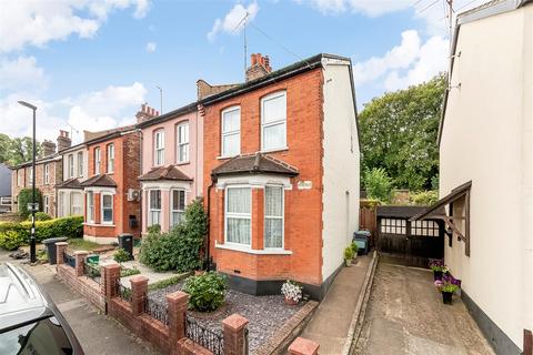 Little Roke Avenue, Kenley CR8