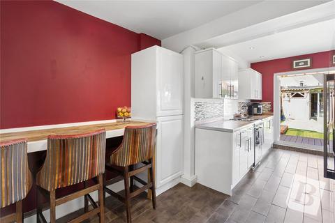 3 bedroom terraced house for sale, Walnut Tree Road, Dagenham RM8