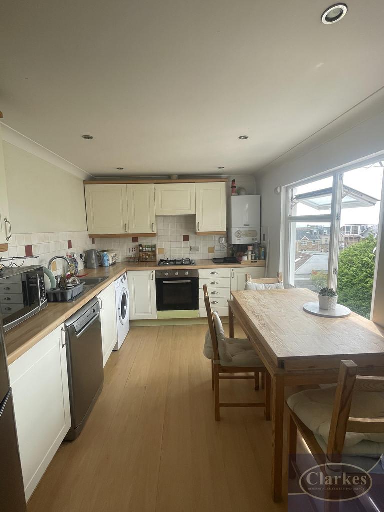 Apartment in Bournemouth, Westbourne - View 2