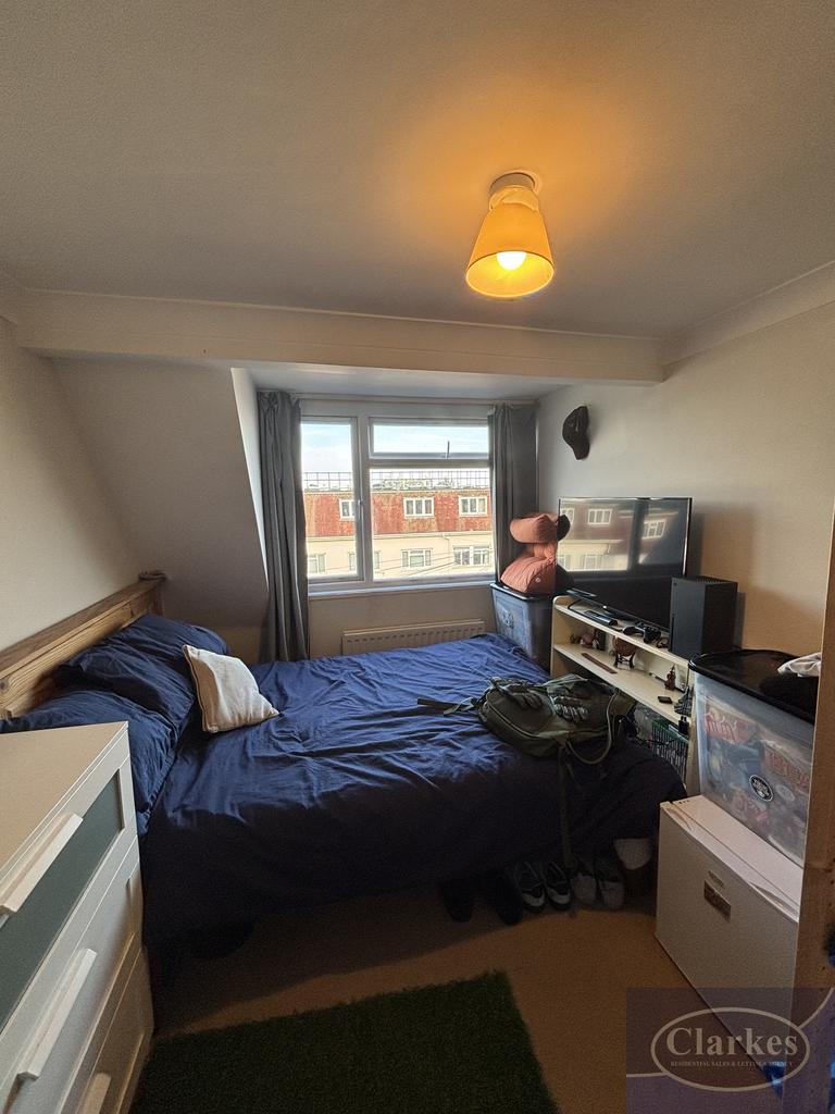 Apartment in Bournemouth, Westbourne - View 4