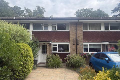 Holmwood Close, Cheam, SM2