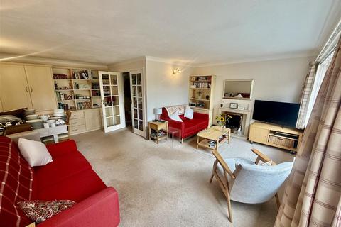 3 bedroom terraced house for sale, Holmwood Close, Cheam, SM2