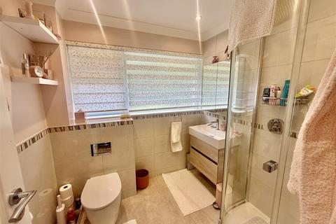 3 bedroom terraced house for sale, Holmwood Close, Cheam, SM2