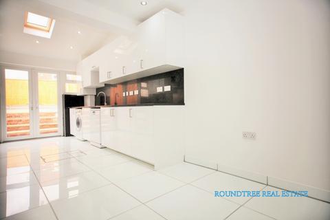 5 bedroom house to rent, Woodcote Avenue, Mill Hill, NW7