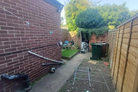3 bedroom terraced house to rent, Middlesex Street, Barnsley