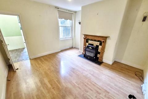 3 bedroom maisonette for sale, Ongar Road, London, SW6 1SJ
