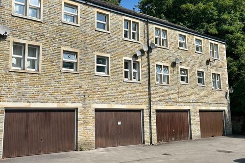 2 bed flat/apartment for rent in Weavers Walk, Silsden, Keighley, BD20