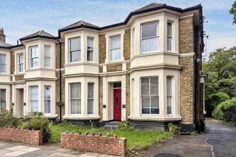 4 Cheshunt House, 10-12 Sunny Gardens Road, Hendon, London, NW4 1RX