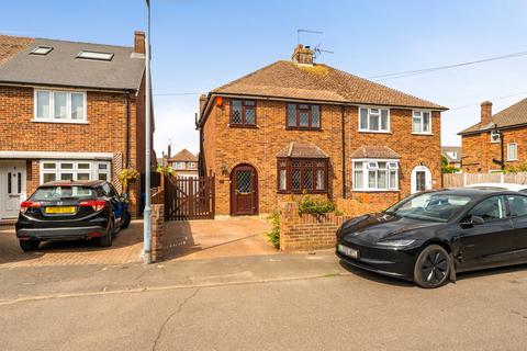 3 bedroom semi-detached house to rent, Queens Road, Eton Wick, Windsor, SL4