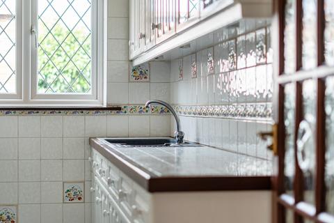 3 bedroom semi-detached house to rent, Queens Road, Eton Wick, Windsor, SL4