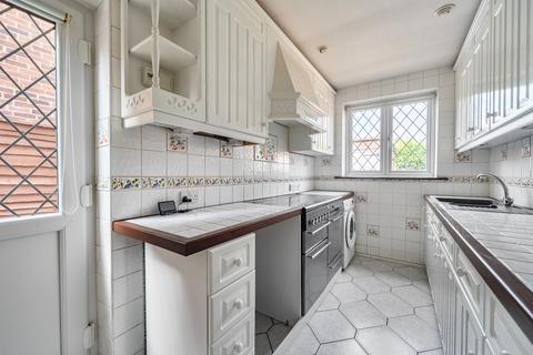 3 bedroom semi-detached house to rent, Queens Road, Eton Wick, Windsor, SL4