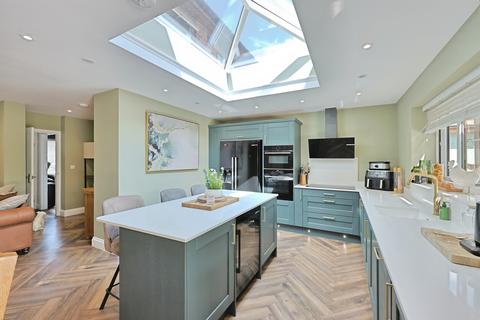 3 bedroom detached house for sale, Cromer Road, Norwich