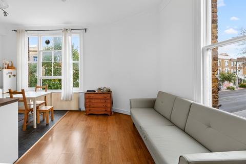 1 bedroom flat for sale, Askew Road, London